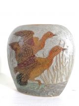 Vase en laiton cloisonné aux canards, vers 1900 