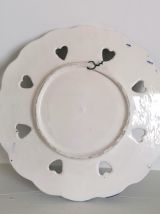 Plat ajouré en céramique style Deruta 