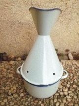 Inhalateur ancien émaillé VINTAGE blanc et bleu