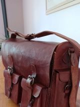 Sac en cuir marron, type sacoche de métier / cartable 