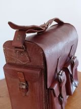 Sac en cuir marron, type sacoche de métier / cartable 