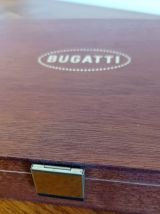 Boîte en bois estampillée BUGATTI