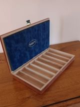 Boîte en bois estampillée BUGATTI