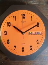 Horloge formica vintage pendule silencieuse Hangarter orange