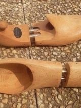 embauchoirs   en bois  au soulier  d'or  Paris , vintage