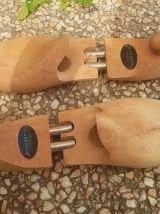 embauchoirs   en bois  au soulier  d'or  Paris , vintage