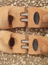 embauchoirs   en bois  au soulier  d'or  Paris , vintage