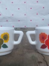 8 tasses à café Lotus arcopal (années 70) 