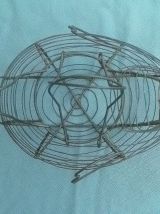 panier a oeufs en fil métal , vintage