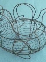 panier a oeufs en fil métal , vintage