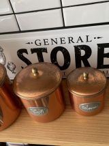 Superbe série de pots à épices en cuivre