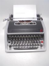 Machine à écrire Olivetti Lettera DL