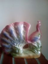 statuette Paon en faience signé