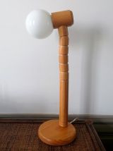 Lampe scandinave articulée en pin et opaline