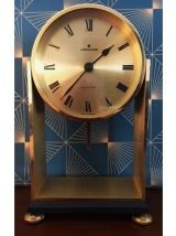 Horloge Art Déco laiton doré, par Junghans (Allemagne 1960) 