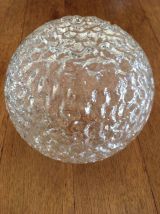 2 Gros globes ronds en verre moulé transparents