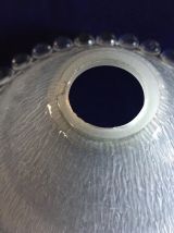 1 Abat-jour en verre épais et bord perlé