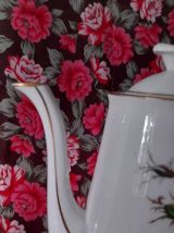 Cafetiere  décor floral  porcelaine Lourioux Foecy, 1930