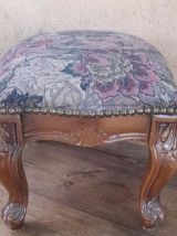 Tabouret de pied en bois/ motif floral style Louis XV