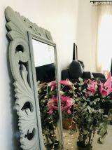 Grand miroir en bois sculpté