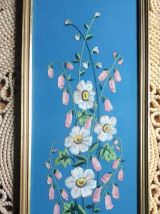 Paire de cadres en broderie (décor floral) 