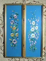 Paire de cadres en broderie (décor floral) 