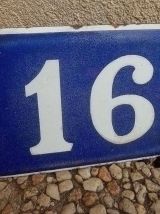Plaque  en acier  émaillé, numero 16 , vintage
