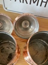 Ensemble de 5 pots à épices cuivre et 1 chaudron en cuivre