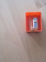 Taille crayons forme télévision objet d école vintage  