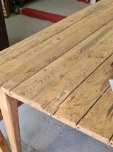 Grande table de ferme en sapin , table industrielle vintage 