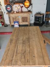 Grande table de ferme en sapin , table industrielle vintage 