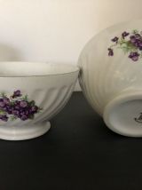 Ensemble de 2 bols anciens, motifs violettes