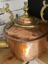 Bouilloire ancienne en cuivre et laiton