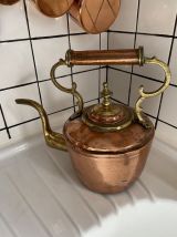Bouilloire ancienne en cuivre et laiton