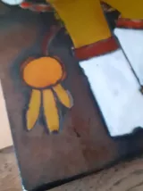 Grand decoratif Figurant un homme à la guitare. Signature à 