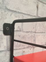 etagere style tamado tres solide non signé  1960  a 70    ; 