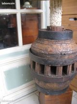 Ancien essieux de charrue en lampe
