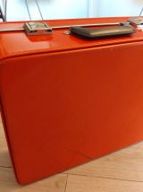 Valise rouge vintage, années 60