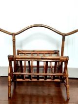 Porte-revues en rotin vintage 1960  