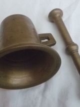 mortier bronze avec son pilon , vintage