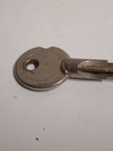 ANCIEN Clés françaises et anglaises assorties.