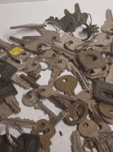 ANCIEN Clés françaises et anglaises assorties.