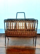 Porte-revues fer et rotin style Raoul Guys 1950