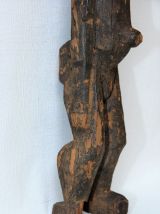 ‌Statuette féminine ancienne du Nigéria. 