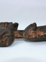 ‌Statuette féminine ancienne du Nigéria. 