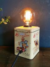 Lampe vintage chevet bureau métal crème carré "Avo"