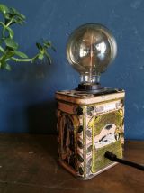 Lampe vintage chevet salon bureau boîte en fer "Les Vosges"