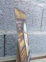 Présentoir publicitaire en carton (beauté)