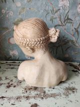 buste jeune fille en plâtre