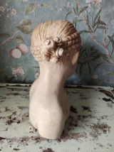 buste jeune fille en plâtre
